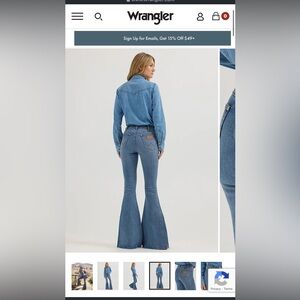 Lainey Wilson Wrangler Flare Jeans